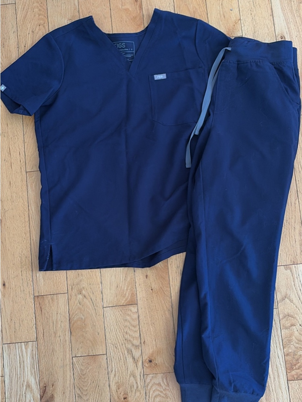 Figs Men's Jogger Scrub Set in Navy